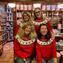 instagram-7 🤶HO-HO-HO🤶

Et voilà, nous avons enfilé nos plus beaux pulls de Noël édition 2022 !! Nous sommes prêtes pour vous accueillir à la boutique et préparer vos cadeaux de Noël 🎄 !! 

#cafesbrand #tea #coffee #coffeelovers #sobritish #mercicaro
