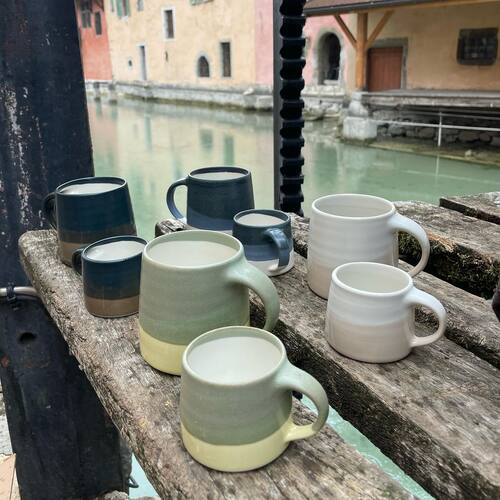 instagram-8 🇯🇵PORCELAINE JAPONAISE🇯🇵 

Tasses aux dégradés de couleurs pour se perdre en mer, s’évader en forêt ou voir la vie en rose ! 

#coffeelover #annecylake #cafesbrand #kinto #tea #porcelaine